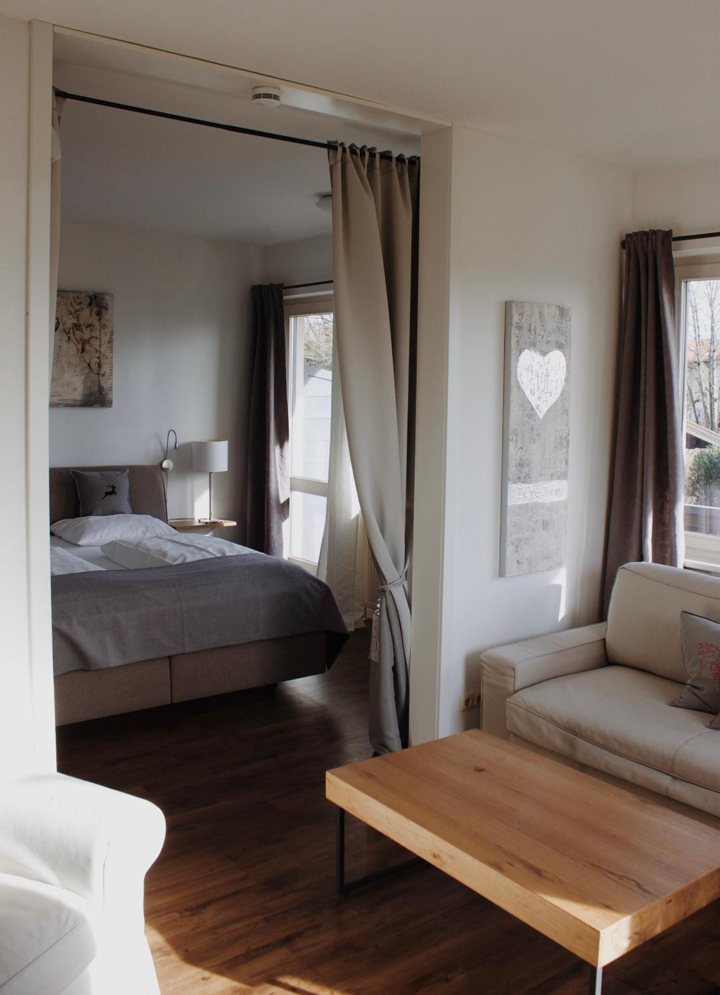 Hotel Garni - Chiemsee-Pension-Seebruck Seeon-Seebruck Exterior foto